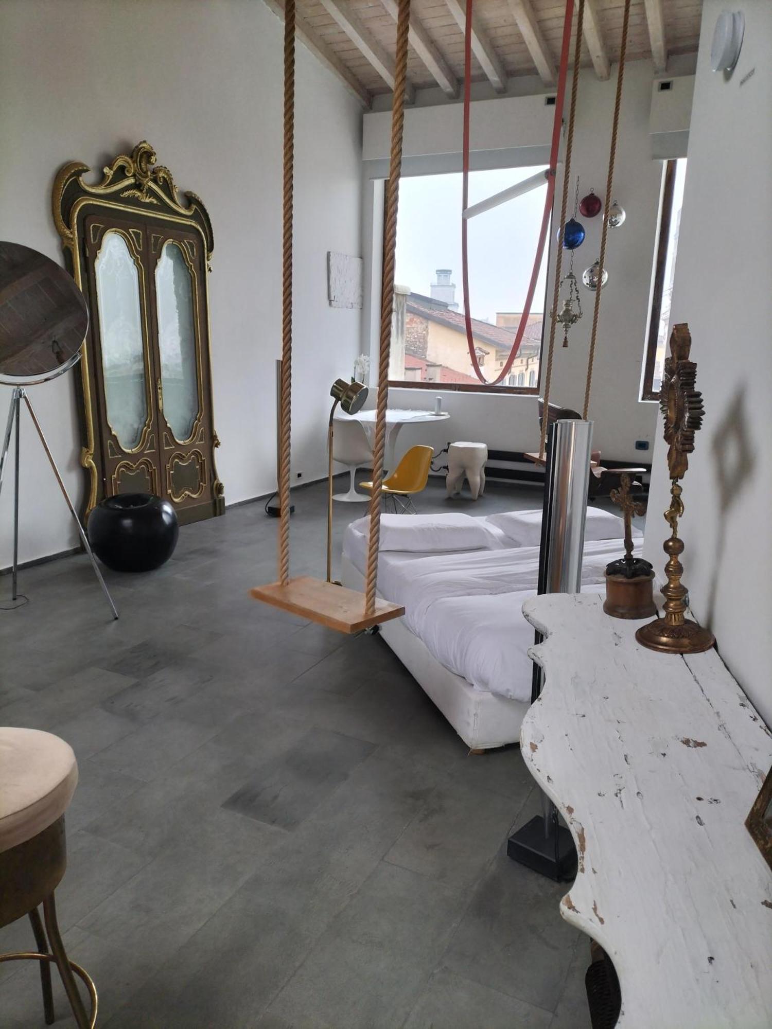 Spirit Of The Moon Apartment Brescia Ngoại thất bức ảnh