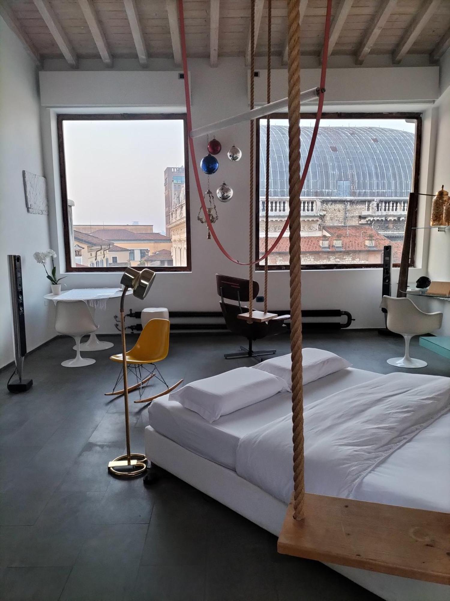 Spirit Of The Moon Apartment Brescia Ngoại thất bức ảnh
