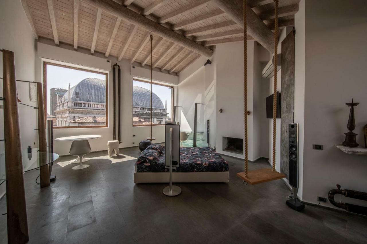 Spirit Of The Moon Apartment Brescia Ngoại thất bức ảnh