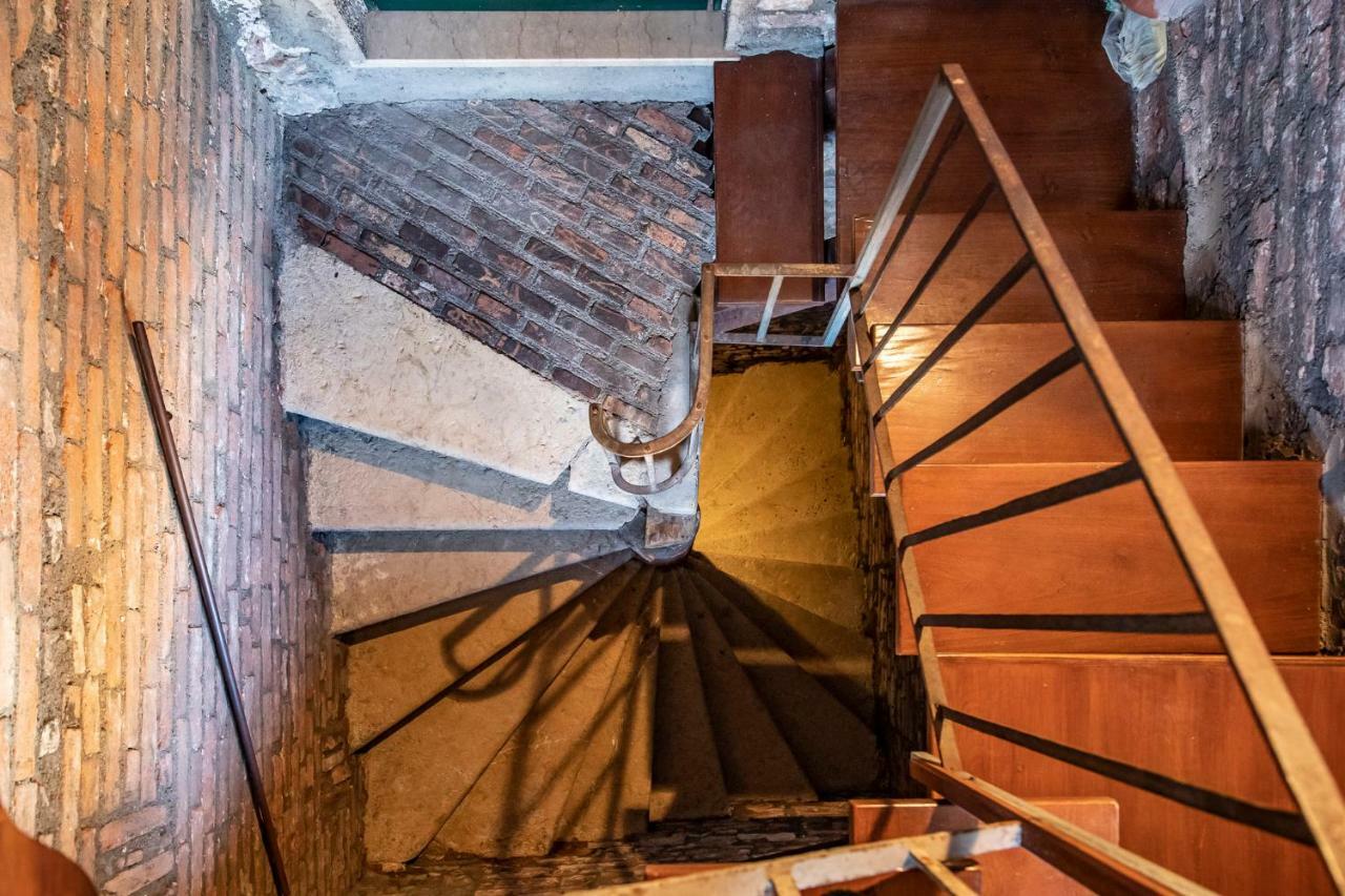 Spirit Of The Moon Apartment Brescia Ngoại thất bức ảnh