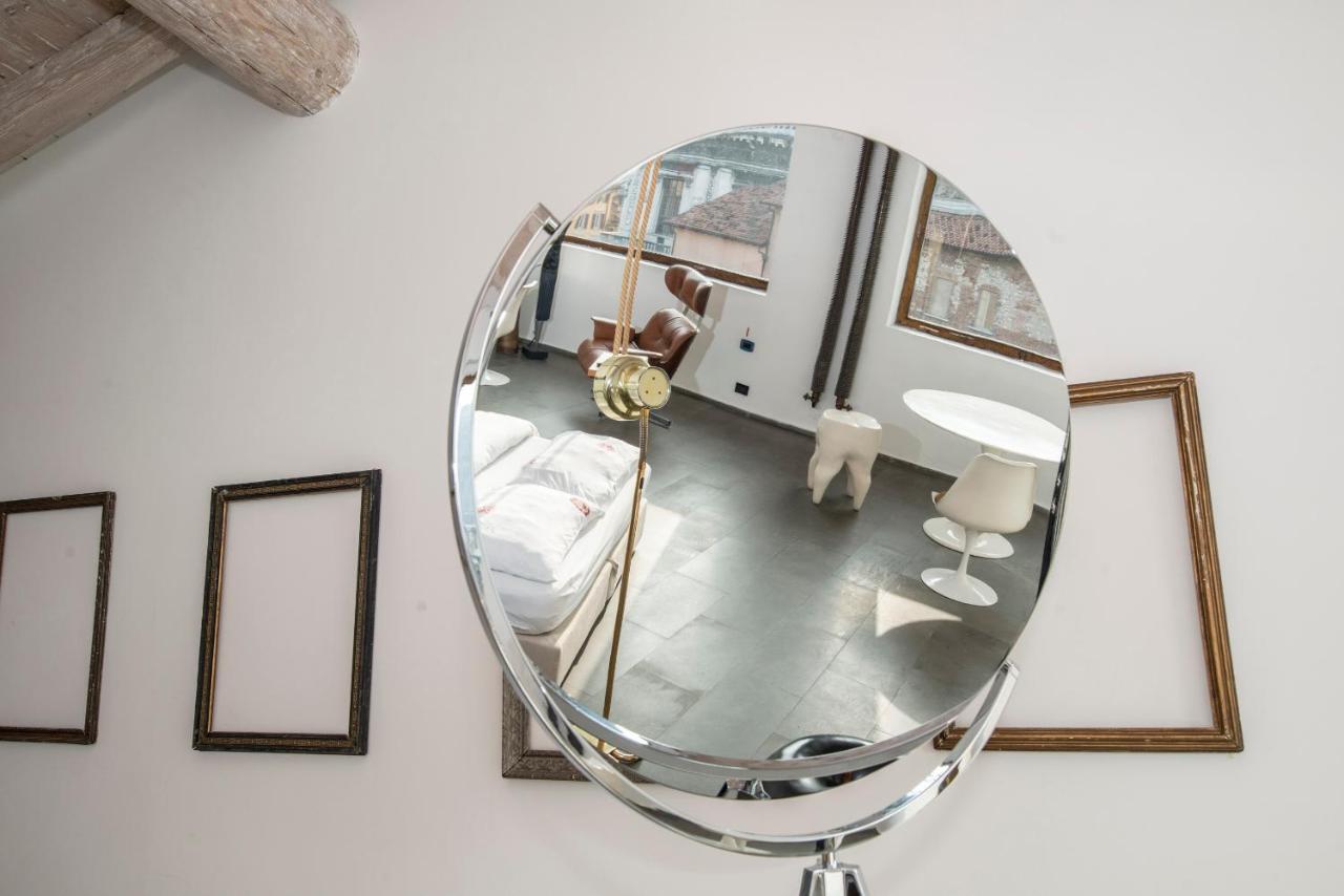 Spirit Of The Moon Apartment Brescia Ngoại thất bức ảnh